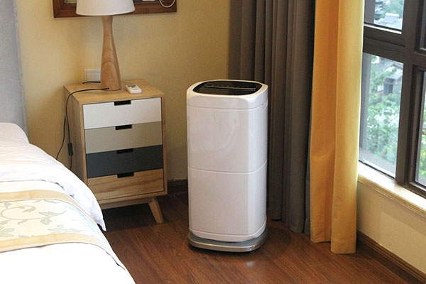 你好，我叫“回南天”，你看這水珠多愛我！